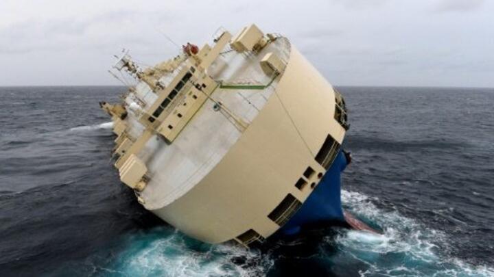 France averts cargo ship crash in ‘last chance’ rescue